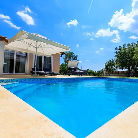 빌라 Davide With Private Pool Svetvinčenat