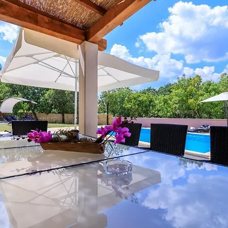 Davide With Private Pool